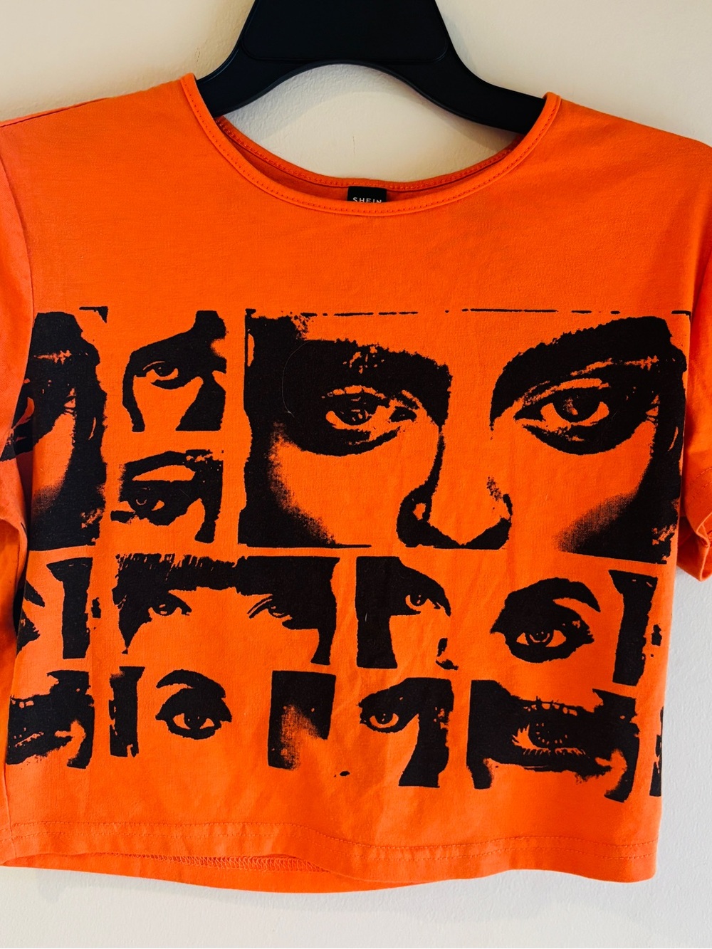 90s Figure Graphic Y2k Crop Tee - Large